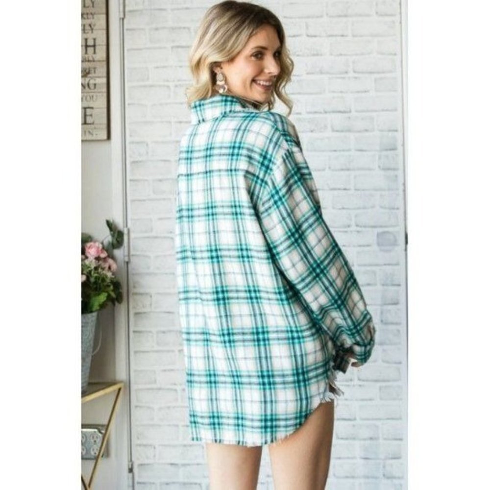 VEVERET Plaid Button Down Long Sleeve Raw Hem Shacket Shirt S.M.L NWT - Picture 4 of 16